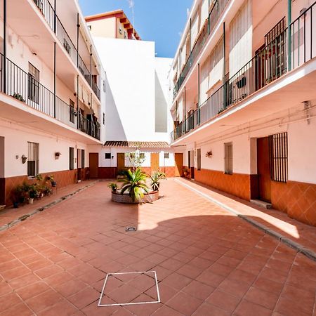Apartamento Holi-Rent Salado Sevilla Exterior foto