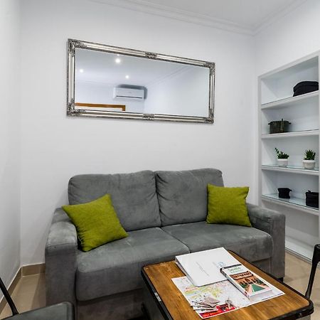 Apartamento Holi-Rent Salado Sevilla Exterior foto