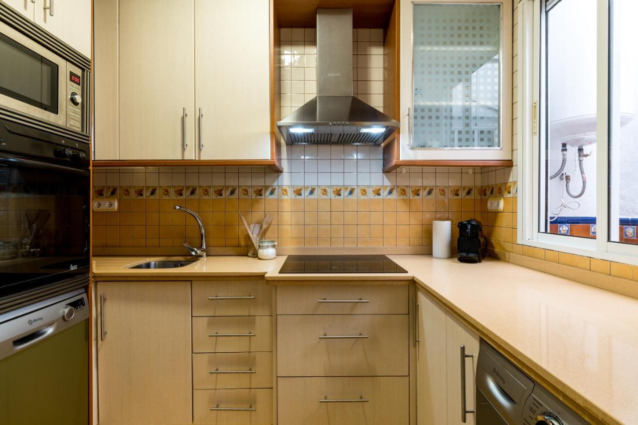 Apartamento Holi-Rent Salado Sevilla Exterior foto