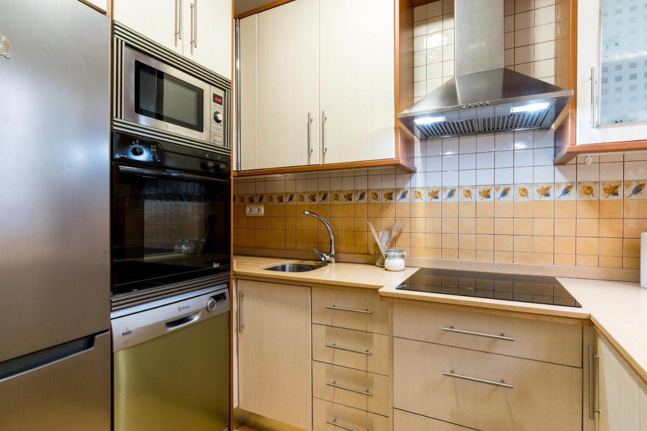Apartamento Holi-Rent Salado Sevilla Exterior foto
