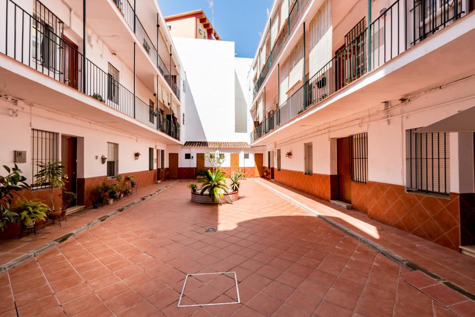 Apartamento Holi-Rent Salado Sevilla Exterior foto