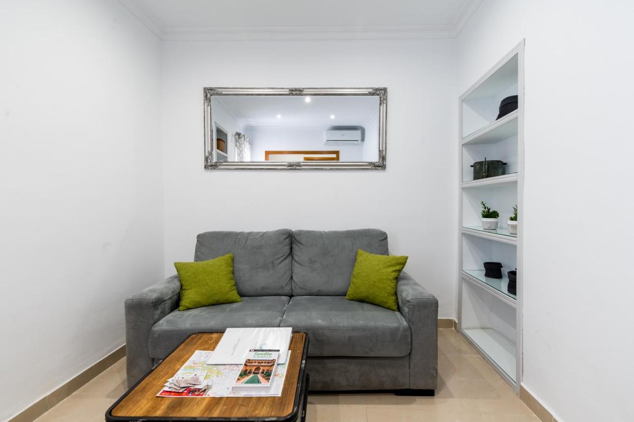 Apartamento Holi-Rent Salado Sevilla Exterior foto
