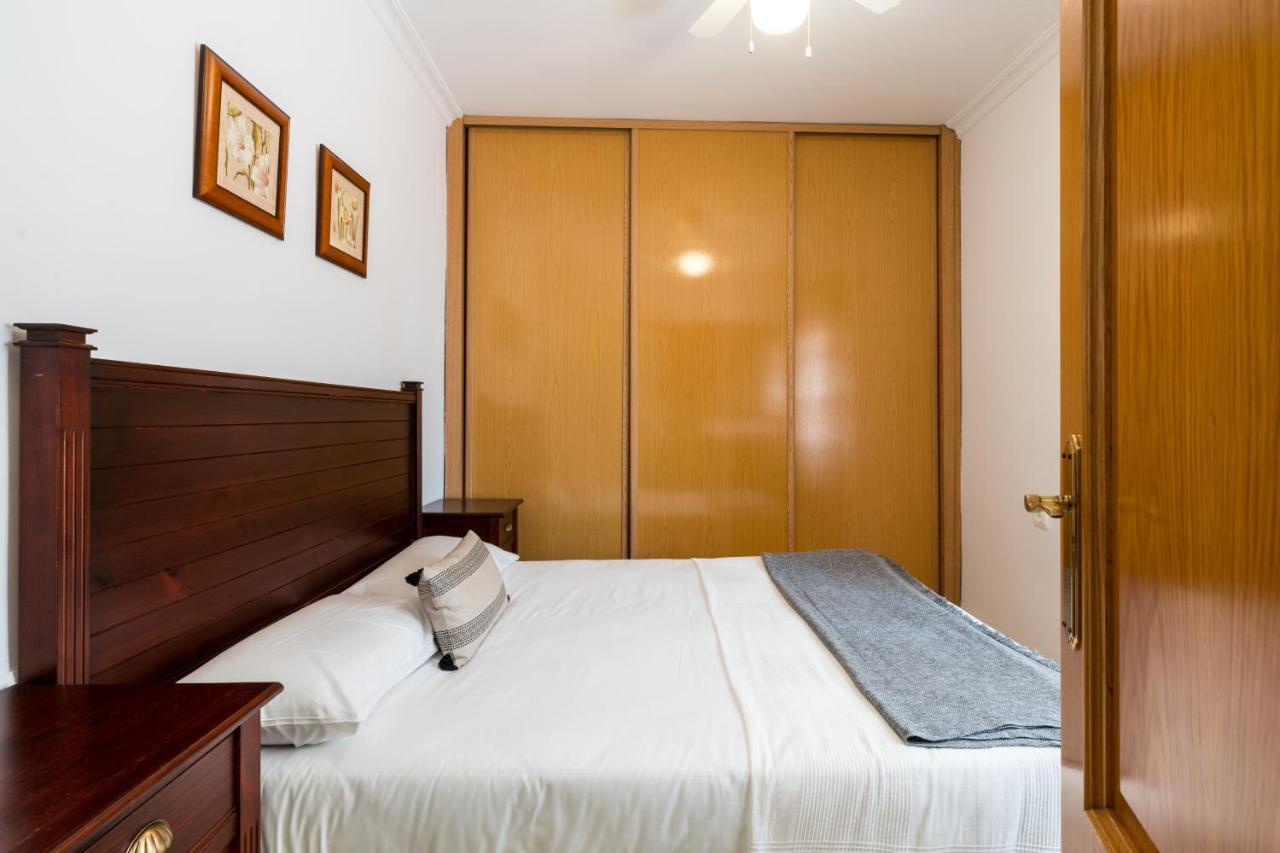 Apartamento Holi-Rent Salado Sevilla Exterior foto