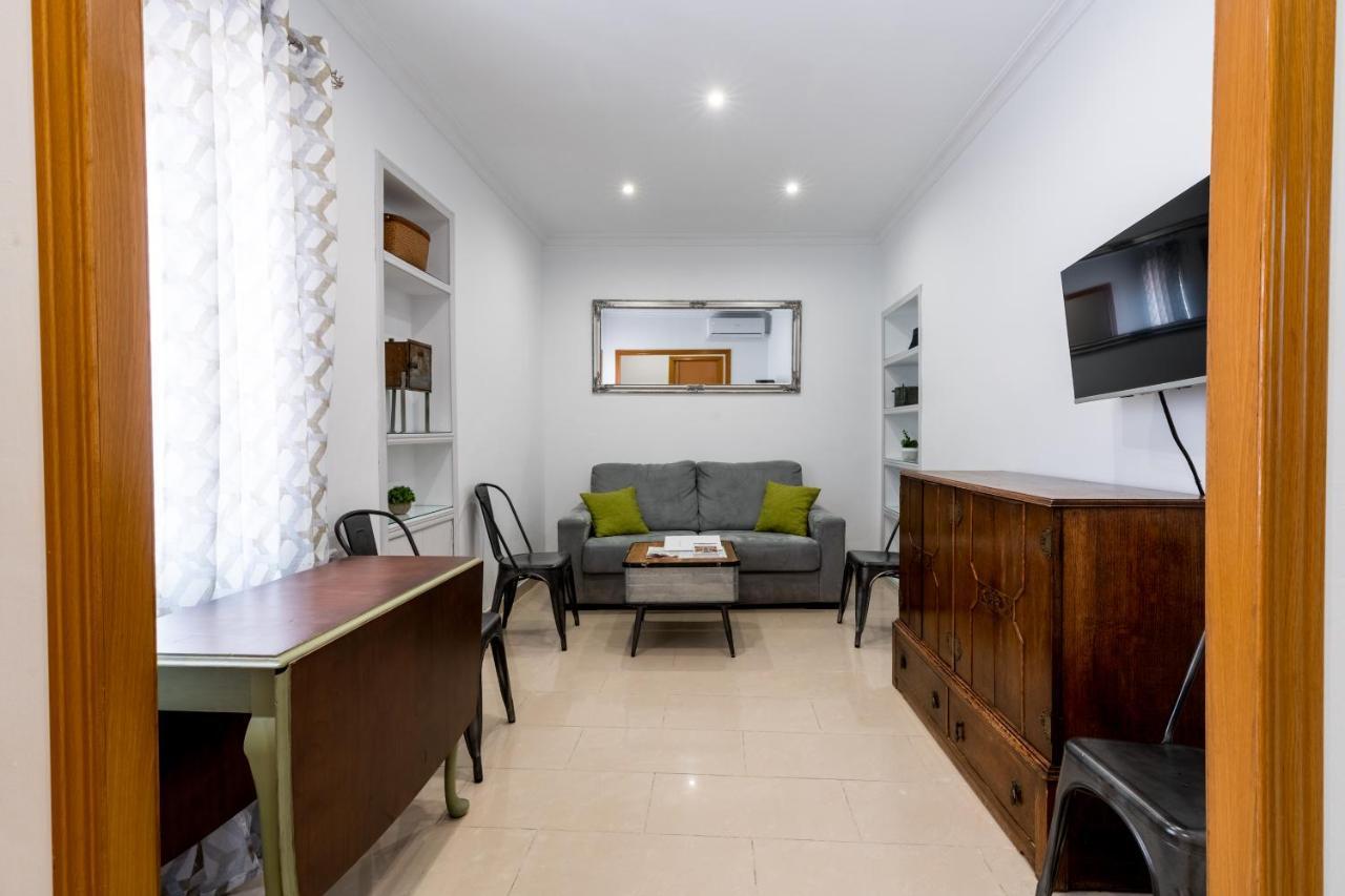 Apartamento Holi-Rent Salado Sevilla Exterior foto