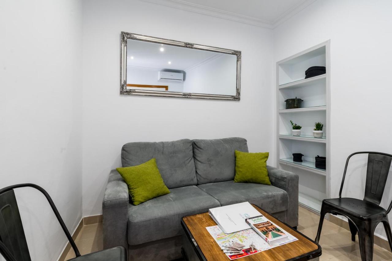Apartamento Holi-Rent Salado Sevilla Exterior foto