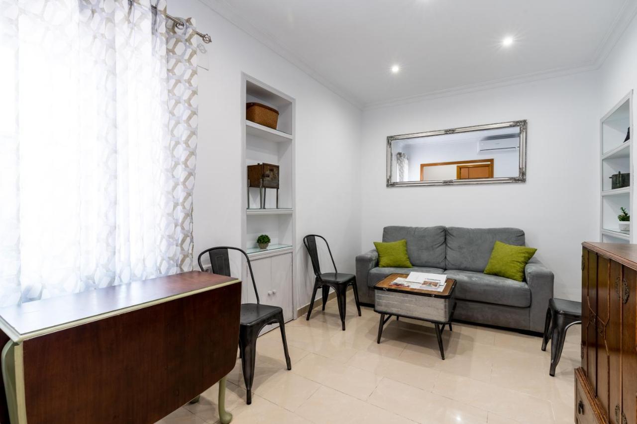 Apartamento Holi-Rent Salado Sevilla Exterior foto