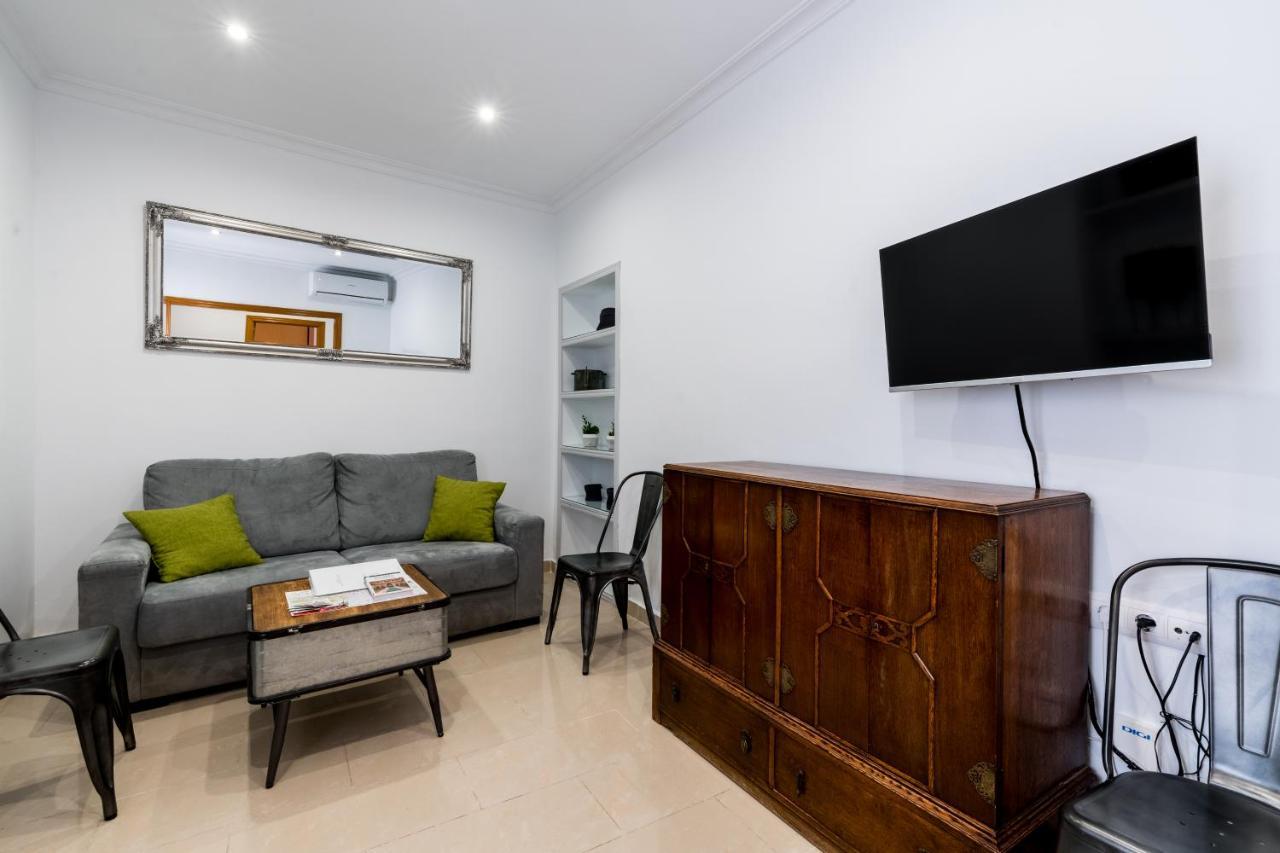 Apartamento Holi-Rent Salado Sevilla Exterior foto
