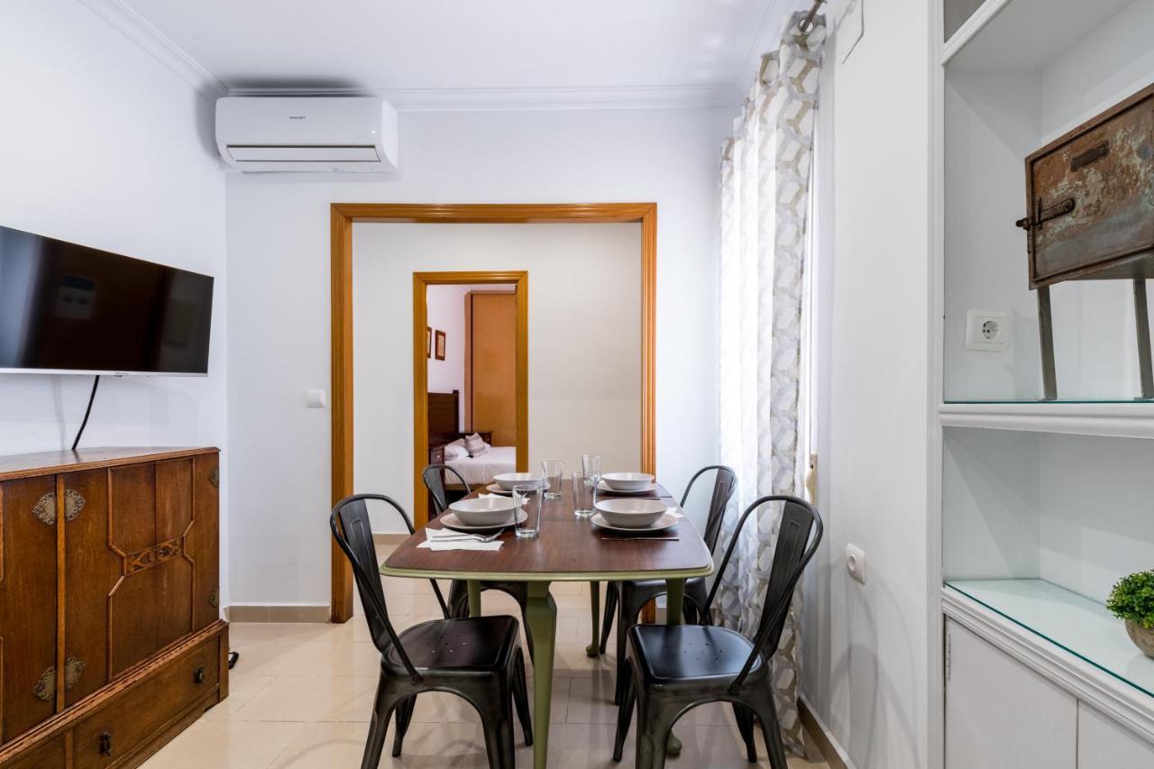 Apartamento Holi-Rent Salado Sevilla Exterior foto