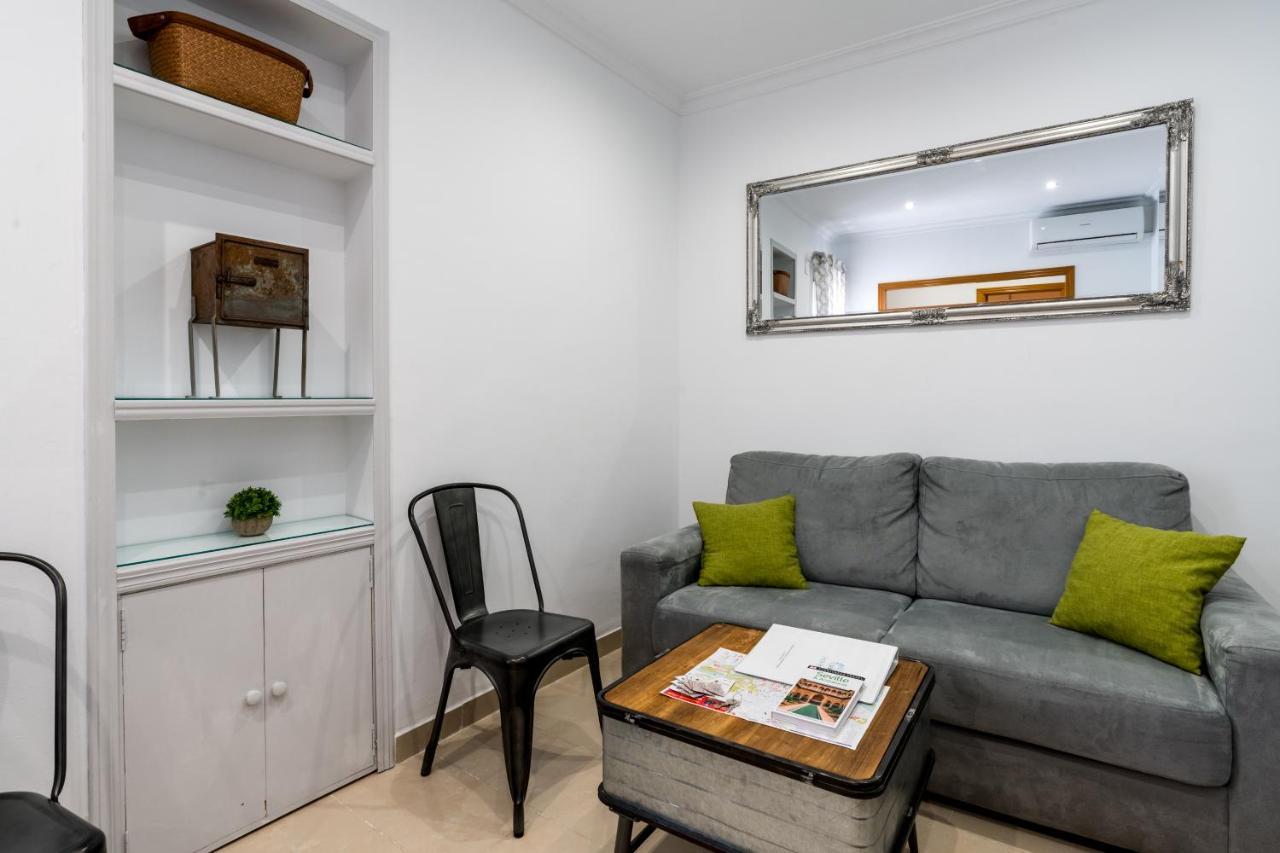 Apartamento Holi-Rent Salado Sevilla Exterior foto
