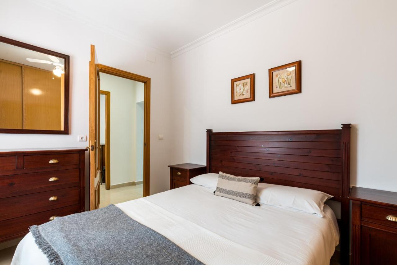 Apartamento Holi-Rent Salado Sevilla Exterior foto