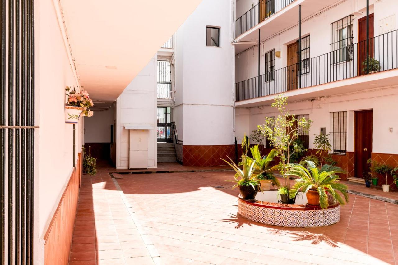 Apartamento Holi-Rent Salado Sevilla Exterior foto