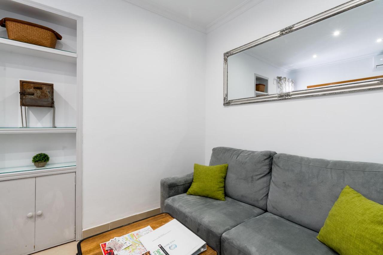 Apartamento Holi-Rent Salado Sevilla Exterior foto