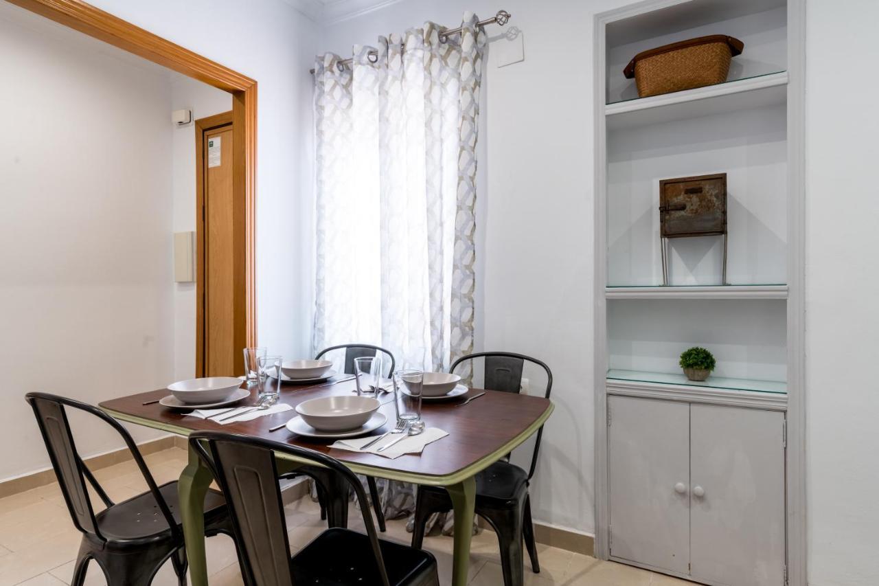 Apartamento Holi-Rent Salado Sevilla Exterior foto