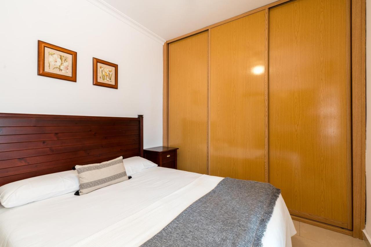 Apartamento Holi-Rent Salado Sevilla Exterior foto